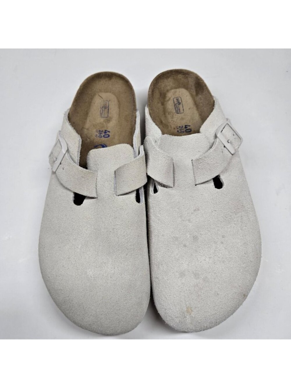 Birkenstock Boston Clogs in white suede. soft footbed. size 40 narrow